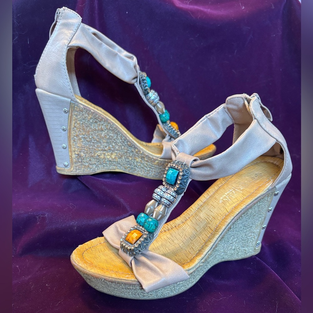 PATRIZIA by Spring Step Women’s Beige Beaded-Jeweled T-Strap Wedge Platform SZ 8 - Picture 9 of 15